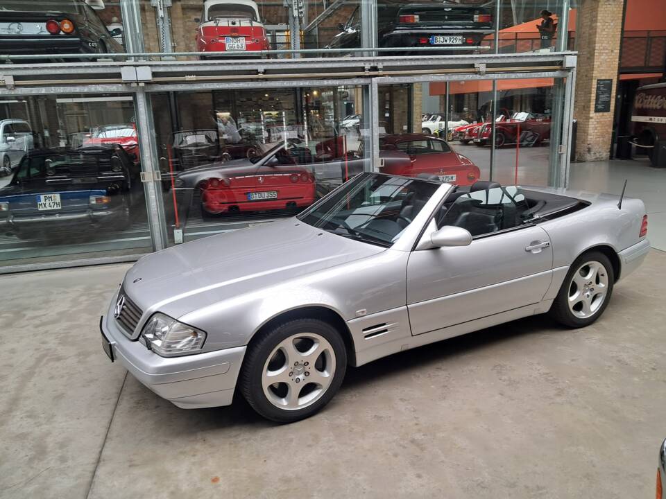 Image 43/50 of Mercedes-Benz SL 320 (1998)