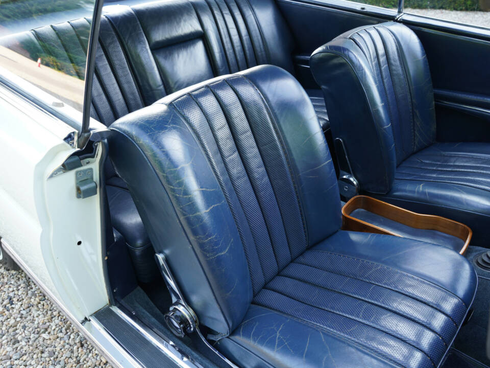 Image 24/50 of Mercedes-Benz 280 SE (1968)