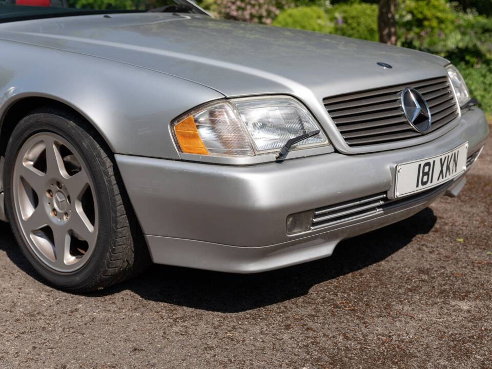 Image 24/50 of Mercedes-Benz SL 320 &quot;Mille Miglia&quot; (1995)