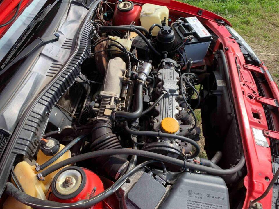 Bild 16/35 von Opel Calibra 2,0 (1991)