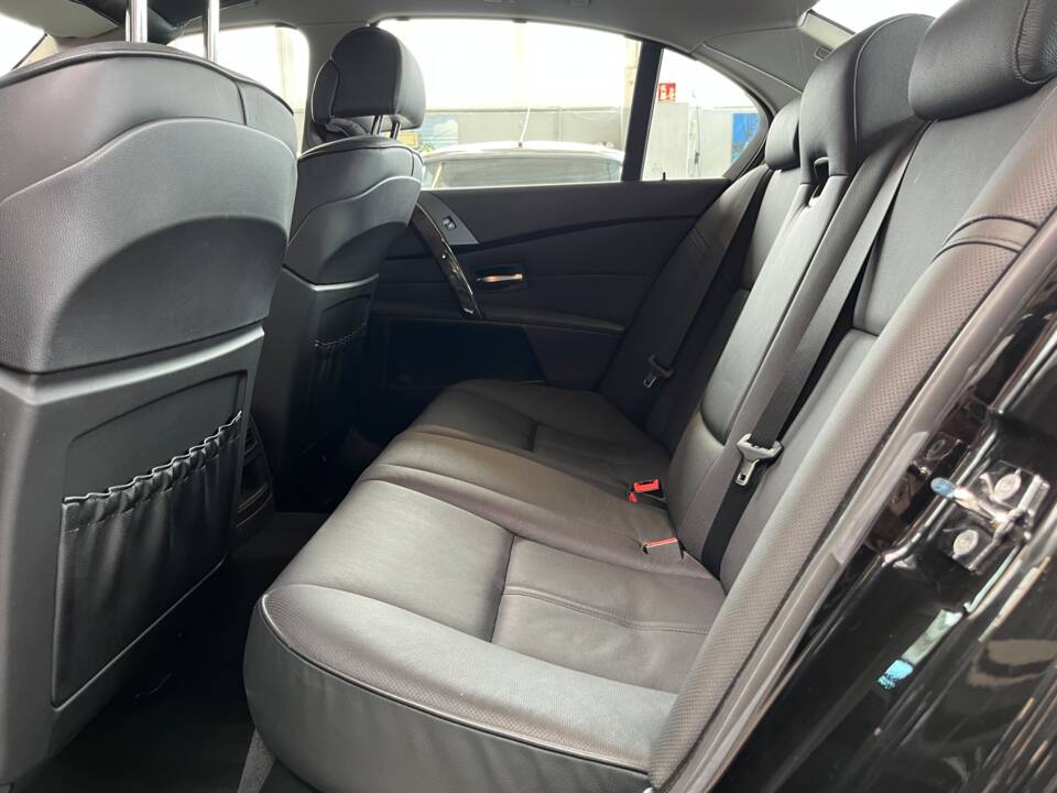 Afbeelding 33/38 van BMW 530i (2003)