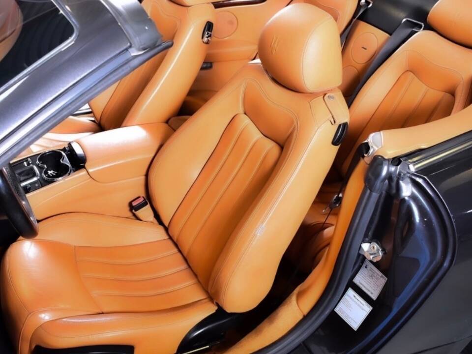 Bild 46/59 von Maserati GranCabrio 4.7 (2010)