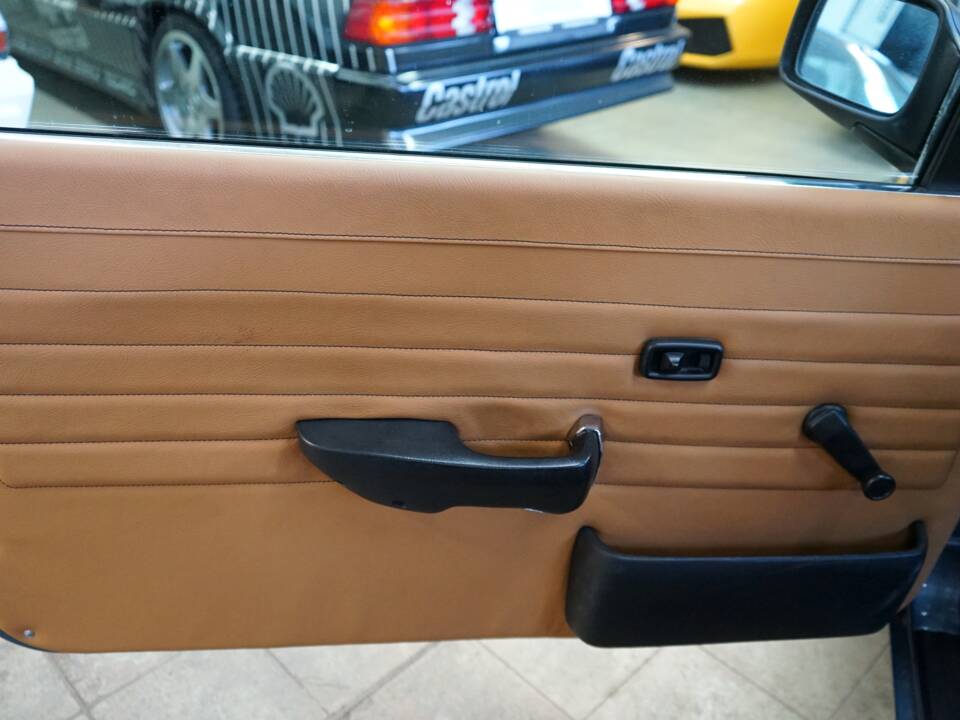 Image 30/56 of BMW 323i (1980)