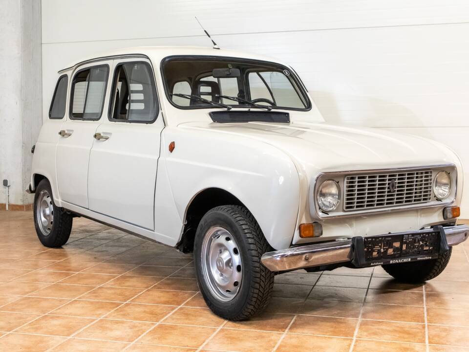 Image 3/15 of Renault R 4 (1987)