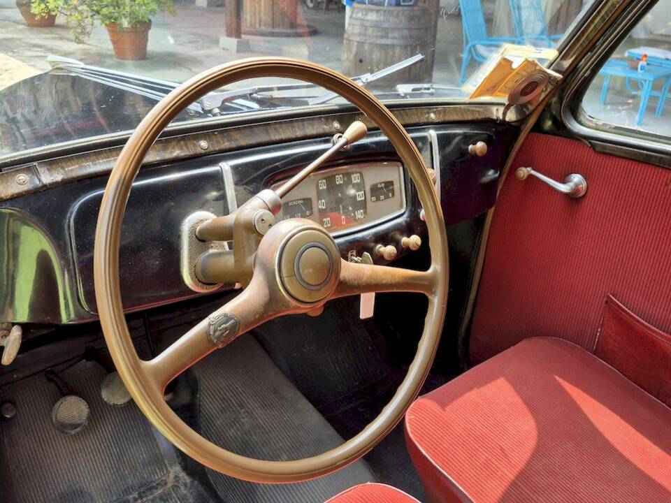 Image 21/47 of FIAT 1100 E (1952)