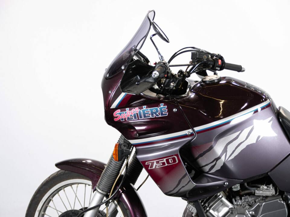 Image 22/50 of Yamaha XTZ 750 SuperTéneré (1990)