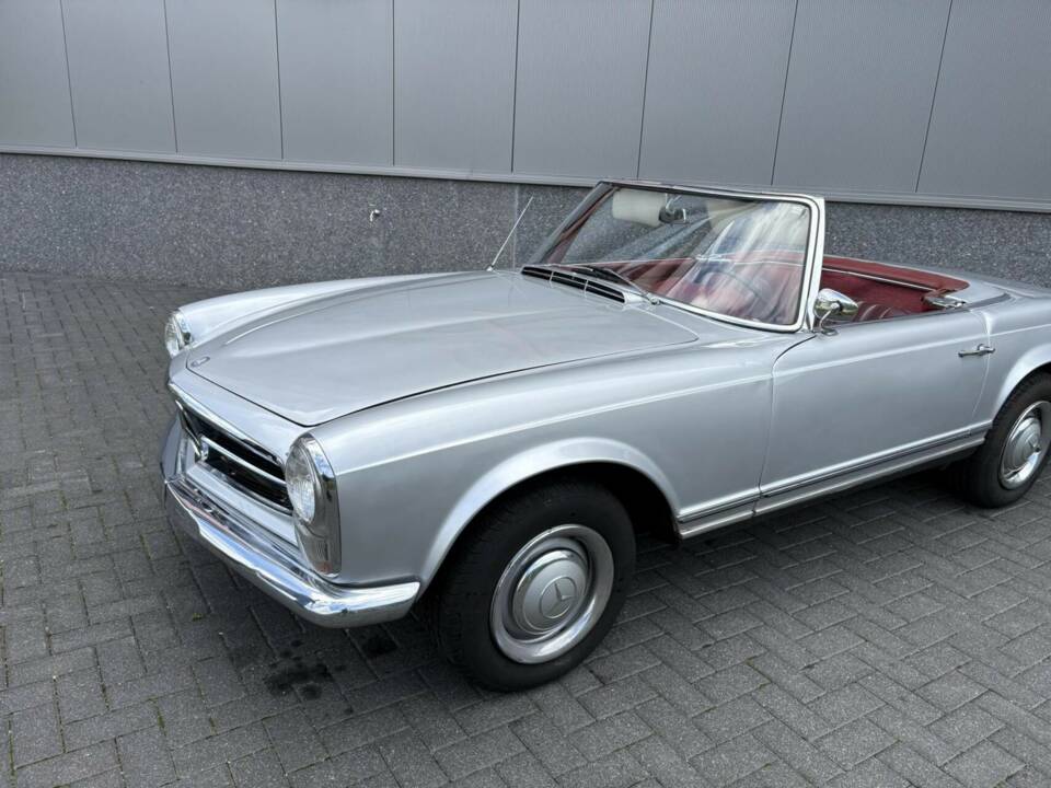 Image 10/50 of Mercedes-Benz 230 SL (1966)