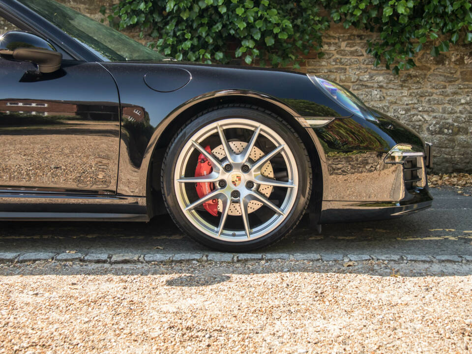 Immagine 11/23 di Porsche 911 Targa 4 GTS (2015)