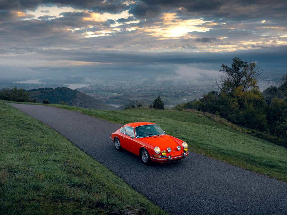 Image 23/63 of Porsche 911 R (1967)