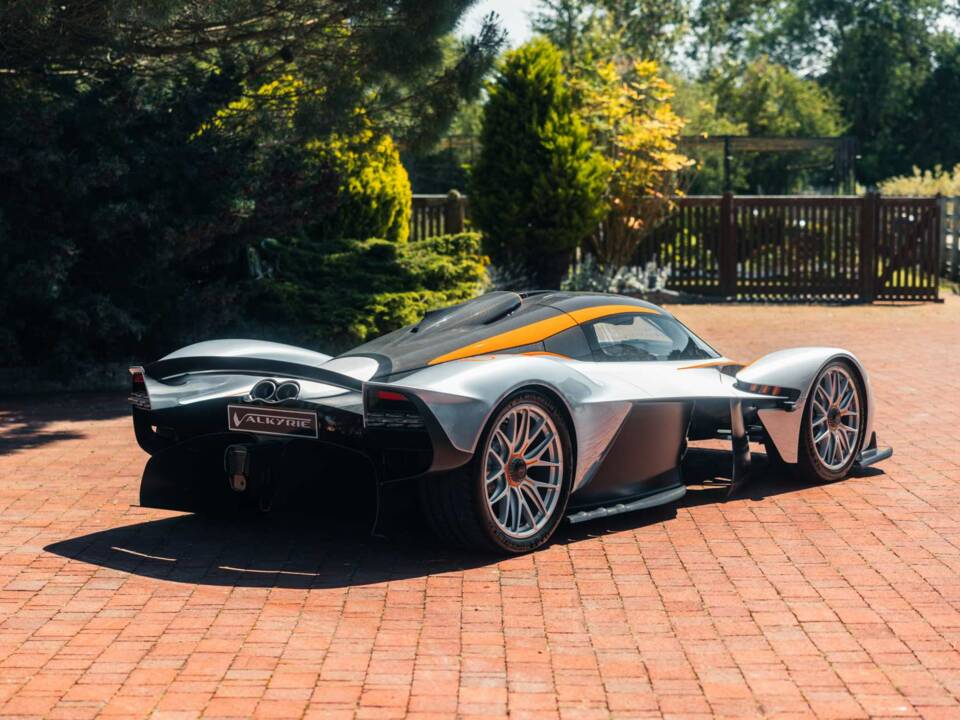 Image 7/38 de Aston Martin Valkyrie AMR Pro (2022)