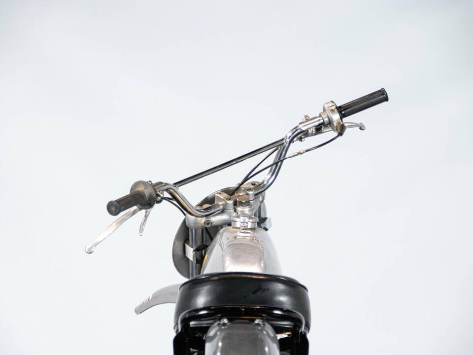 Image 47/50 of BSA DUMMY (1974)