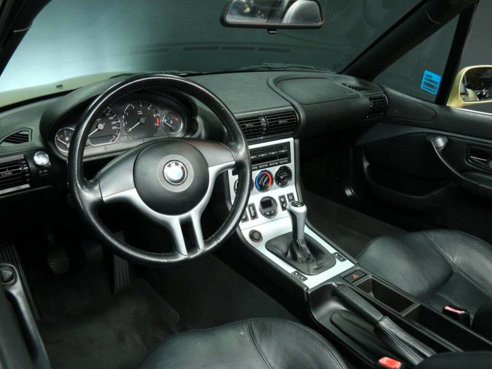 Bild 13/30 von BMW Z3 2.2i (2002)