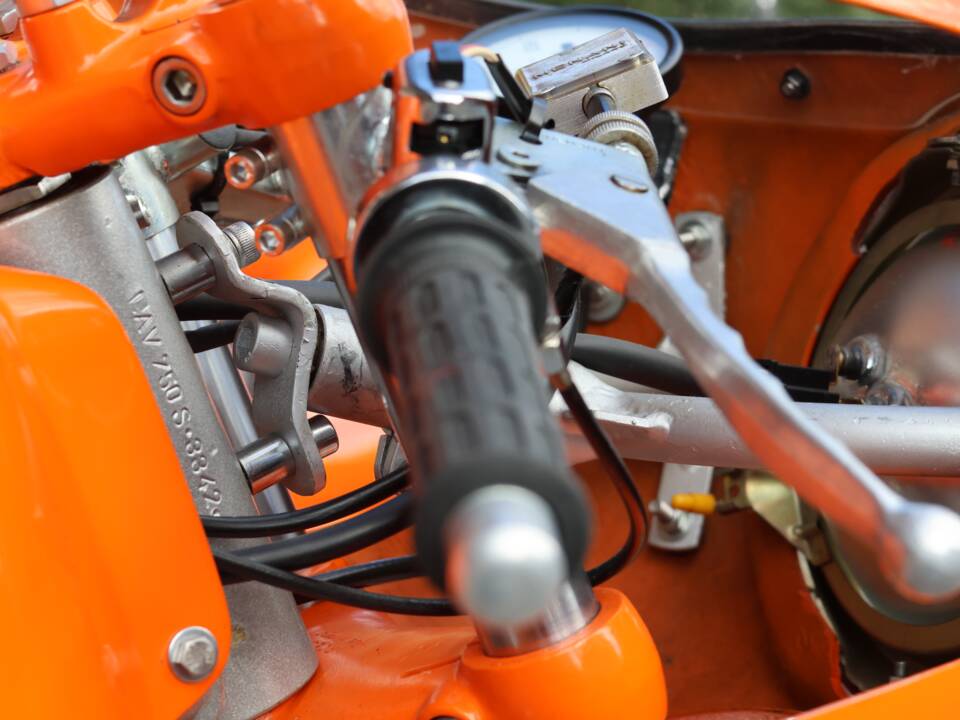 Image 51/56 of Laverda DUMMY (1970)