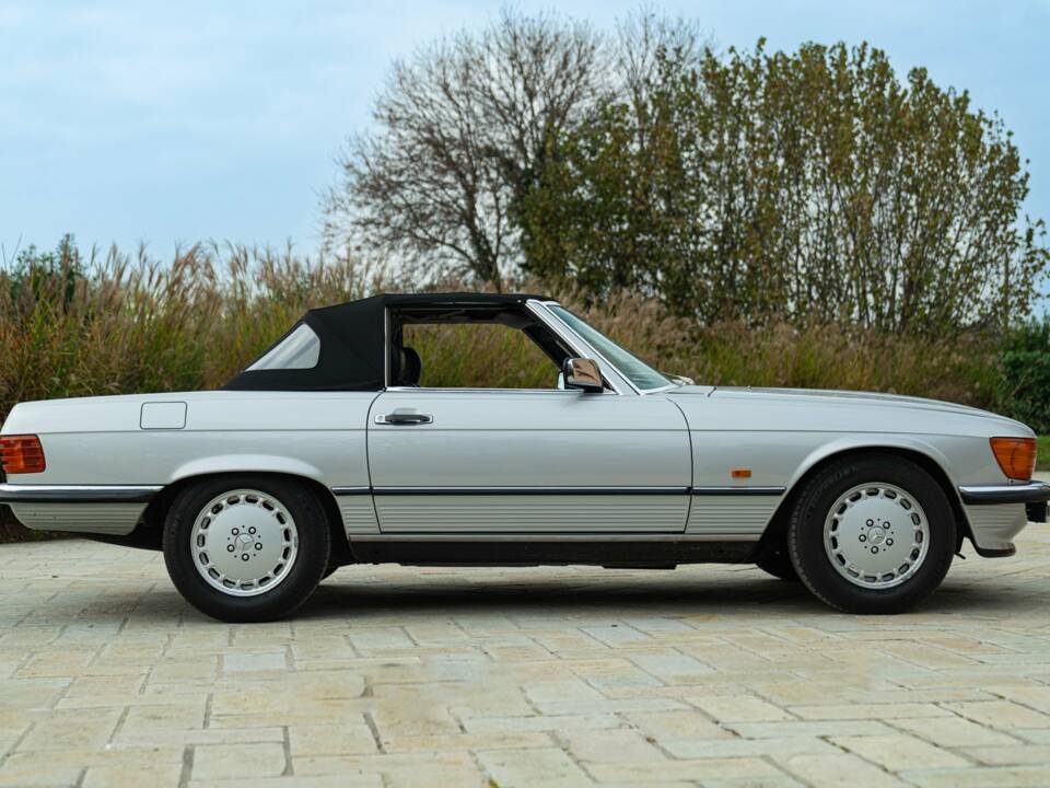 Image 5/50 of Mercedes-Benz 300 SL (1988)