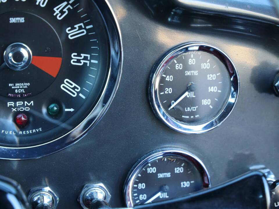 Bild 15/50 von Aston Martin DB 6 (1968)