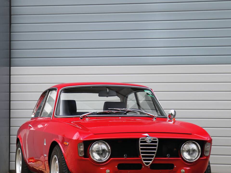 Immagine 9/48 di Alfa Romeo Giulia 1750 GT Am (1970)