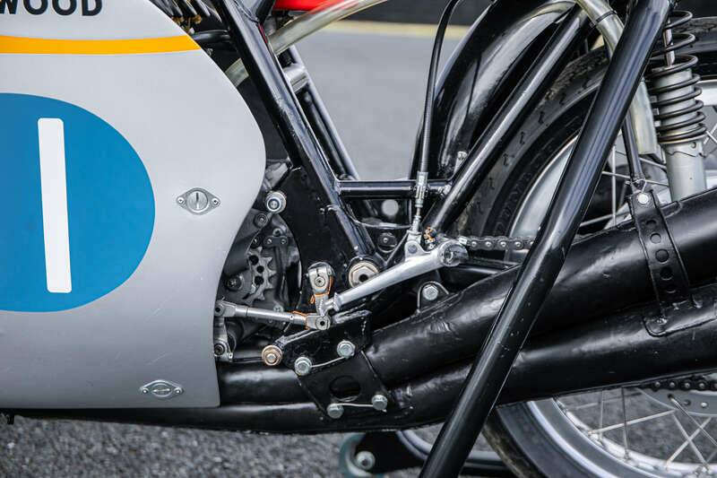 Bild 30/50 von Honda RC 173 (1966)