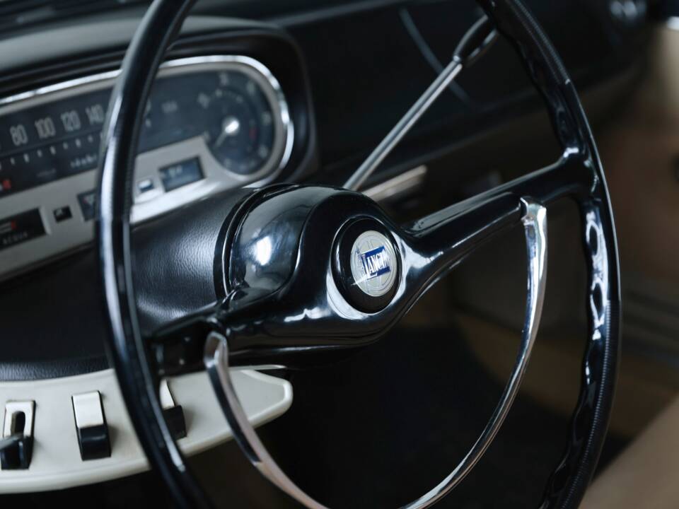 Image 19/50 of Lancia Flavia 1800 (1965)