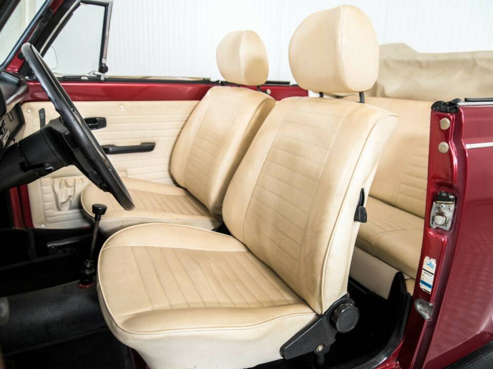 Image 14/50 of Volkswagen Beetle 1303 LS (1977)