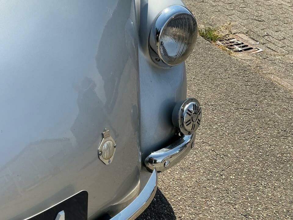 Image 14/17 of Heinkel Kabine T 153 (1961)