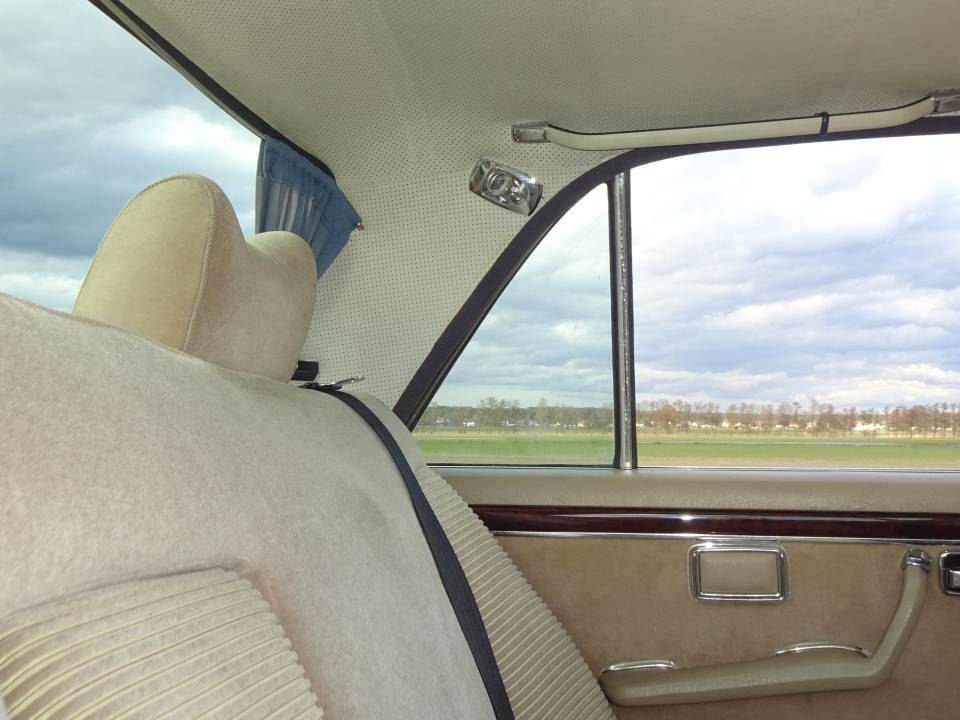 Image 26/49 of Mercedes-Benz 300 SEL (1968)