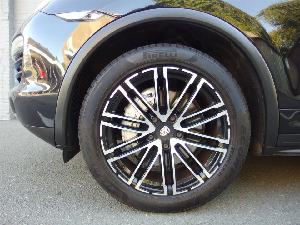 Image 43/96 of Porsche Cayenne S Diesel (2013)