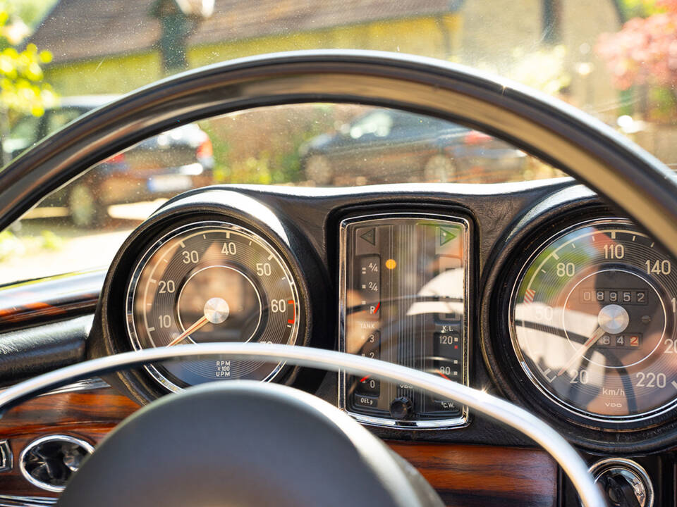 Bild 42/56 von Mercedes-Benz 280 SE (1968)