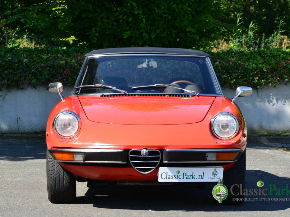 Afbeelding 19/50 van Alfa Romeo 2000 Spider Veloce (1981)