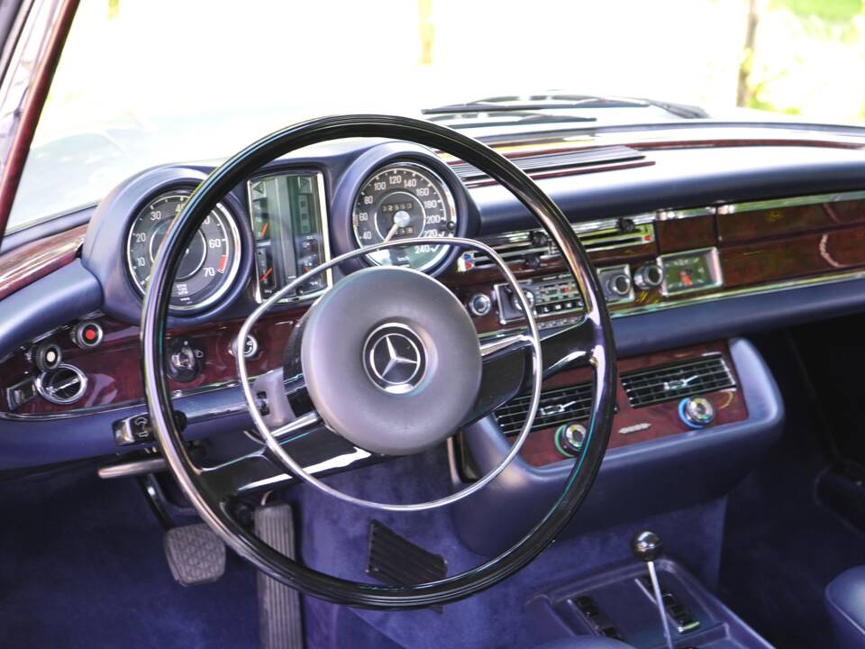 Bild 4/19 von Mercedes-Benz 280 SE 3,5 (1971)