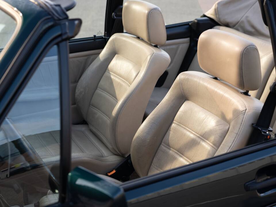 Bild 33/40 von Volkswagen Golf Mk I Convertible 1.8 (1991)