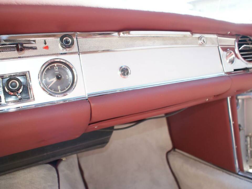 Image 33/50 de Mercedes-Benz 230 SL (1967)