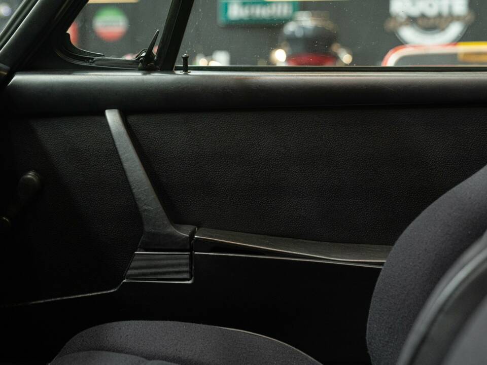 Image 30/47 of Porsche 911 Carrera 2.7 (1975)