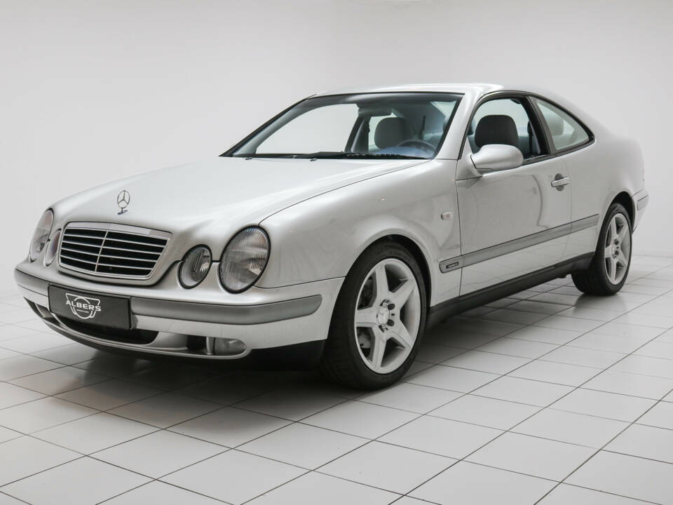 Immagine 1/13 di Mercedes-Benz CLK 230 Kompressor (1998)