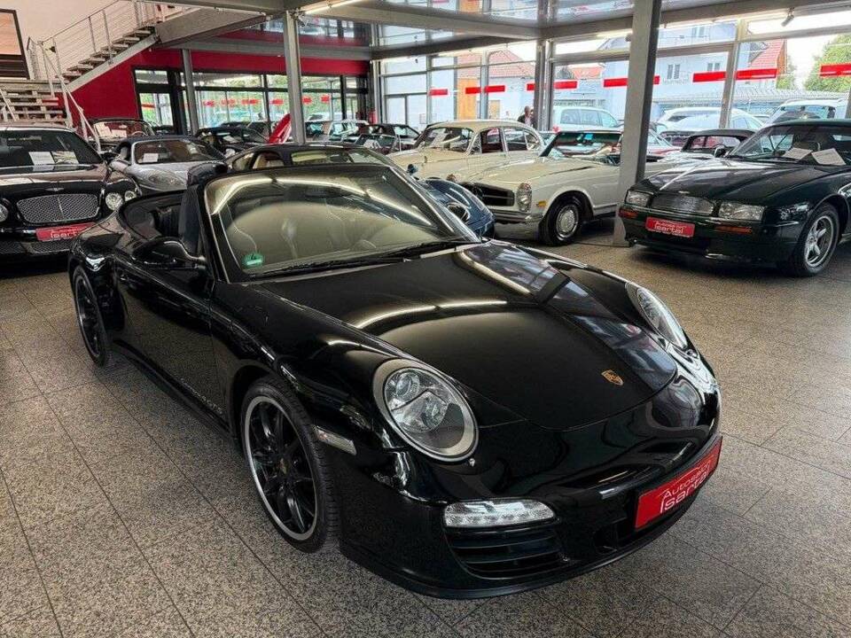 Bild 32/36 von Porsche 911 Carrera 4 GTS (2011)