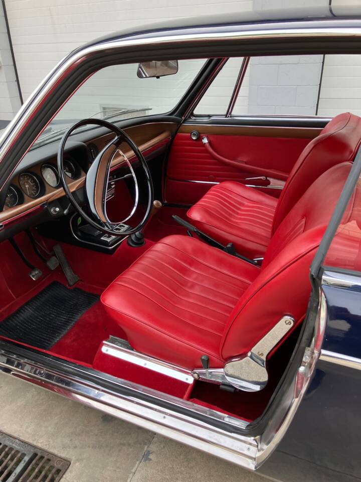 Image 23/79 of BMW 2000 CS (1969)