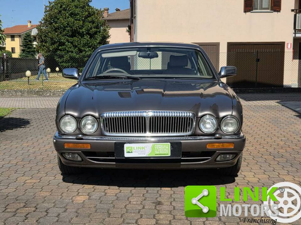 Bild 7/10 von Daimler Six (1995)