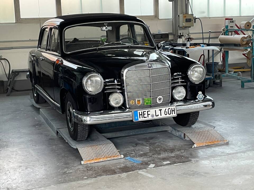 Image 2/18 of Mercedes-Benz 190 Db (1959)