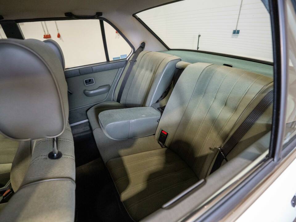 Afbeelding 25/52 van BMW 528i (1984)