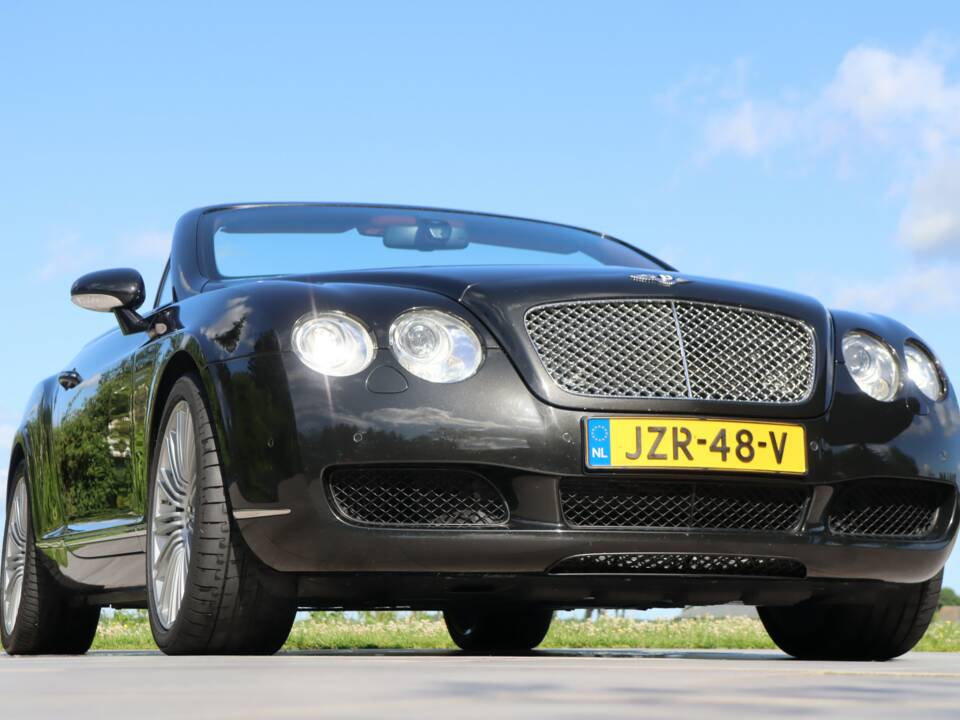 Bild 34/50 von Bentley Continental GTC (2007)