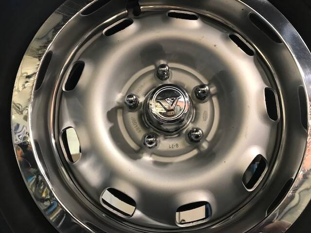 Image 73/91 of Volvo P 144 GL (1972)