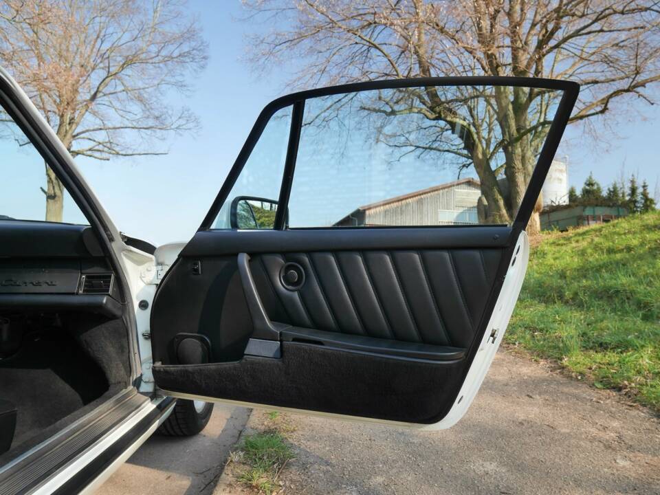Bild 14/23 von Porsche 911 Carrera 3.2 (1985)