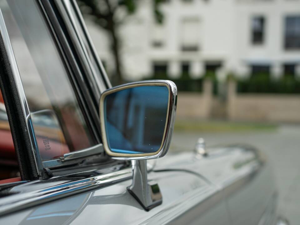Image 51/95 of Mercedes-Benz 280 SE 3,5 (1970)
