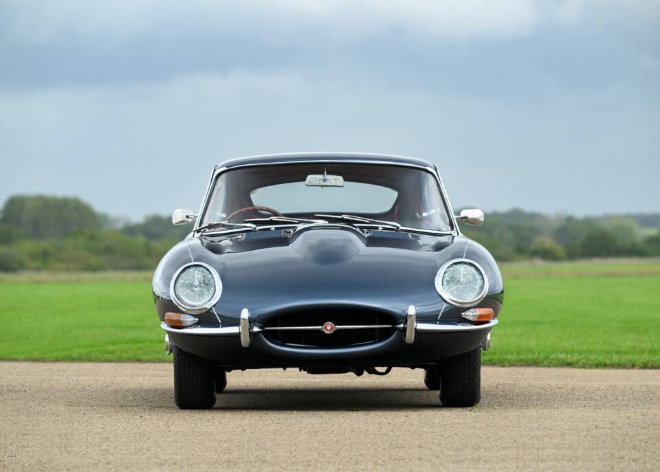 Image 2/30 de Jaguar Type E 3.8 (1963)