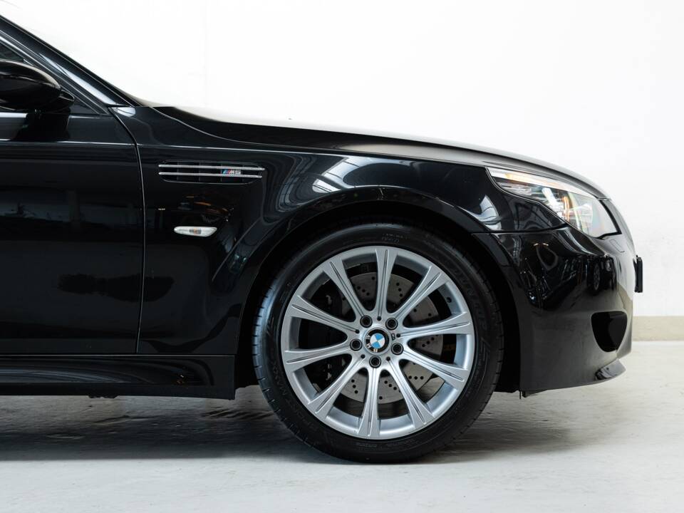 Bild 23/32 von BMW M5 Touring (2007)