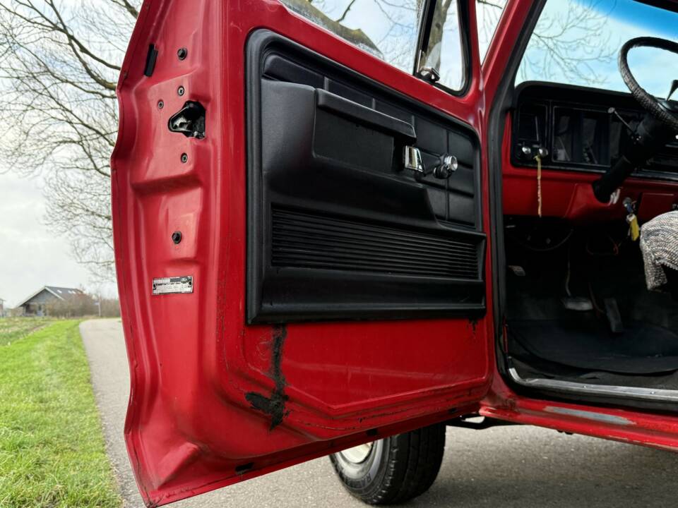 Image 14/18 de Ford F-250 (1976)