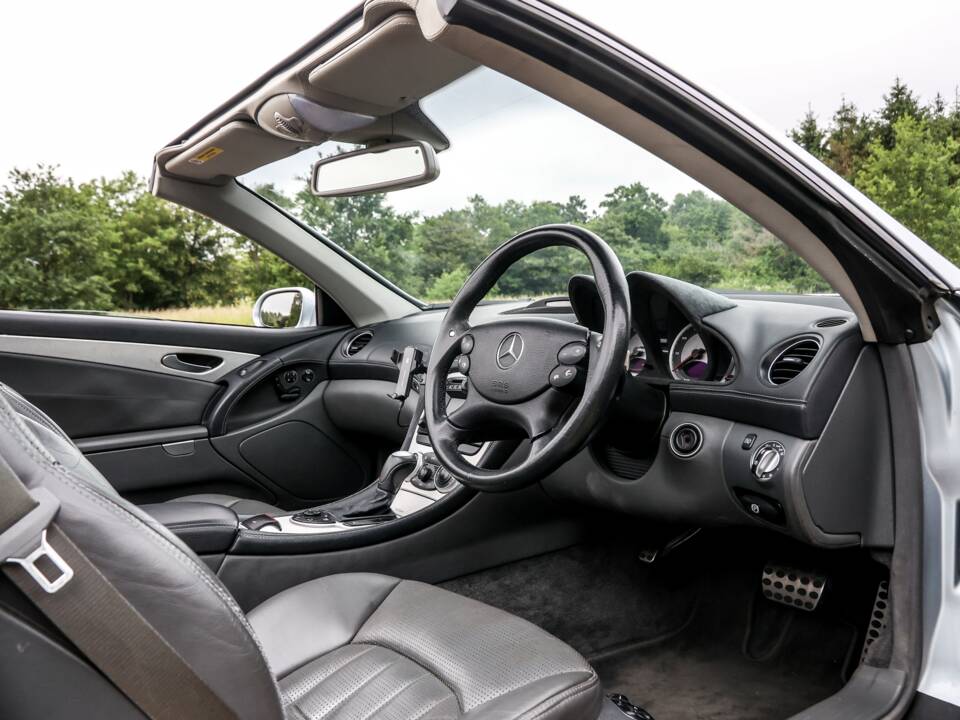 Afbeelding 4/40 van Mercedes-Benz SL 55 AMG (2003)