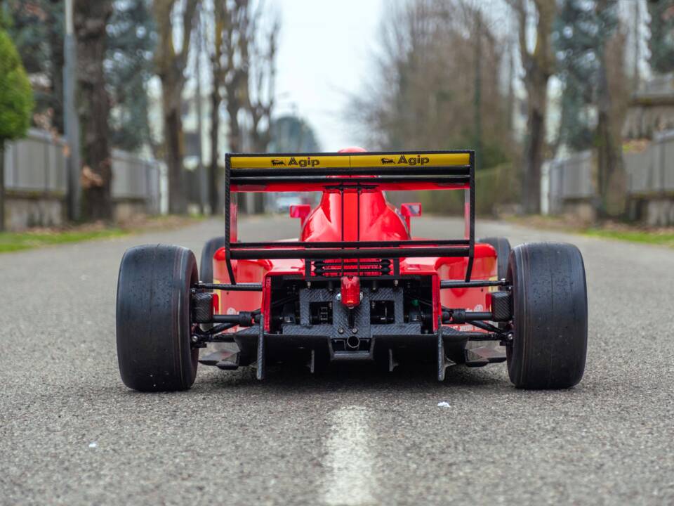 Image 7/85 of Ferrari 641 (1990)