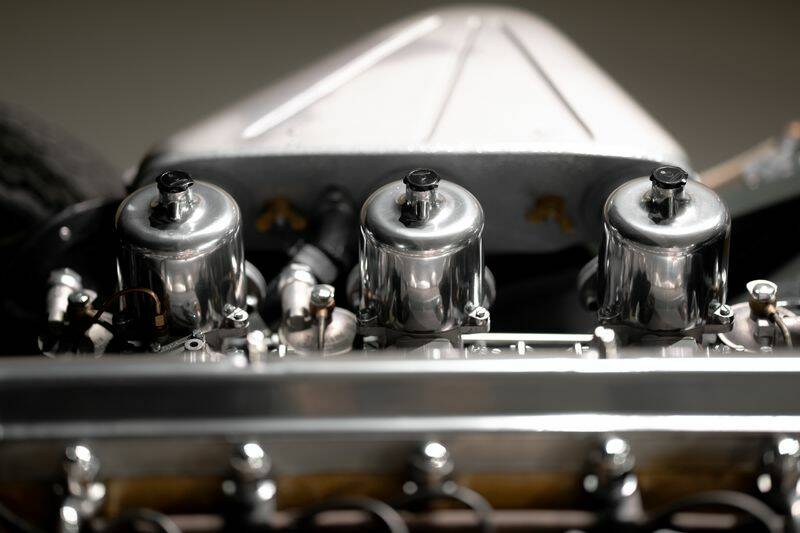 Image 34/50 de Jaguar Type E 4.2 (1966)