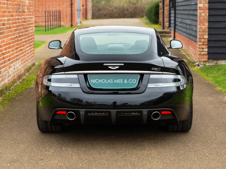 Immagine 32/98 di Aston Martin DBS (2010)
