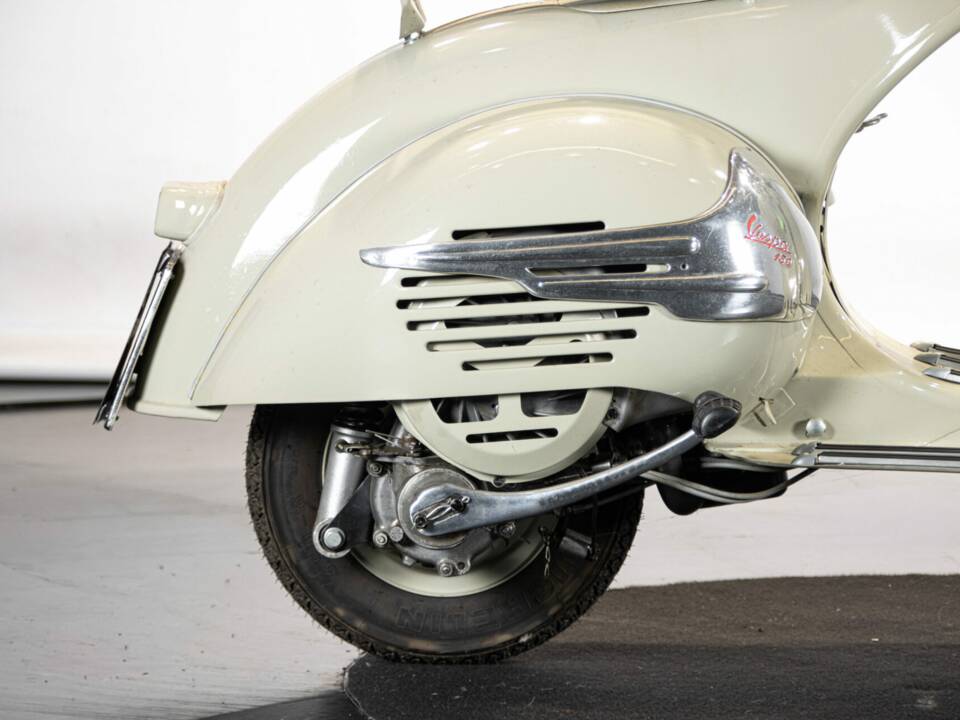 Bild 33/50 von Piaggio Vespa 150 "Struzzo" VL (1955)